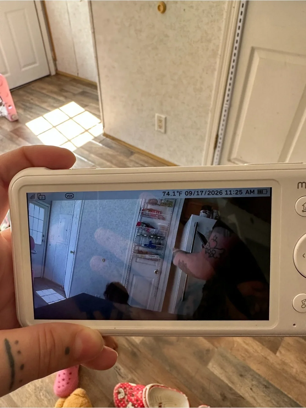 White Video Baby Monitor with 5